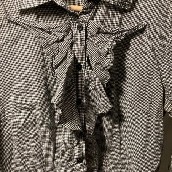 🦋 3/$25 Jacob Gingham Button-Up with Frills - Picture 14 of 15